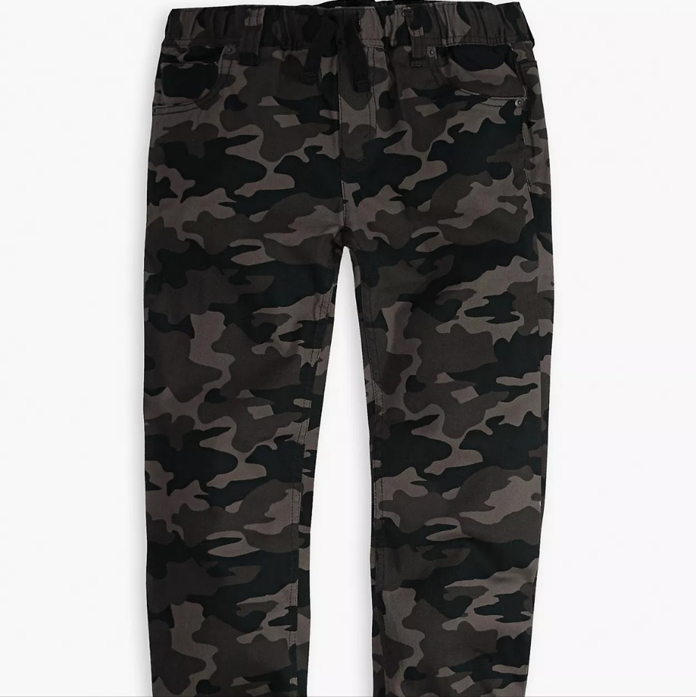 Levi's Twill joggers in green camo